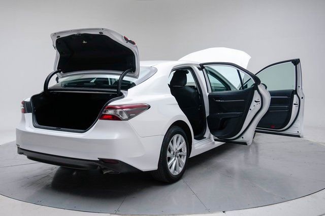 Used 2023 Toyota Camry LE image 21