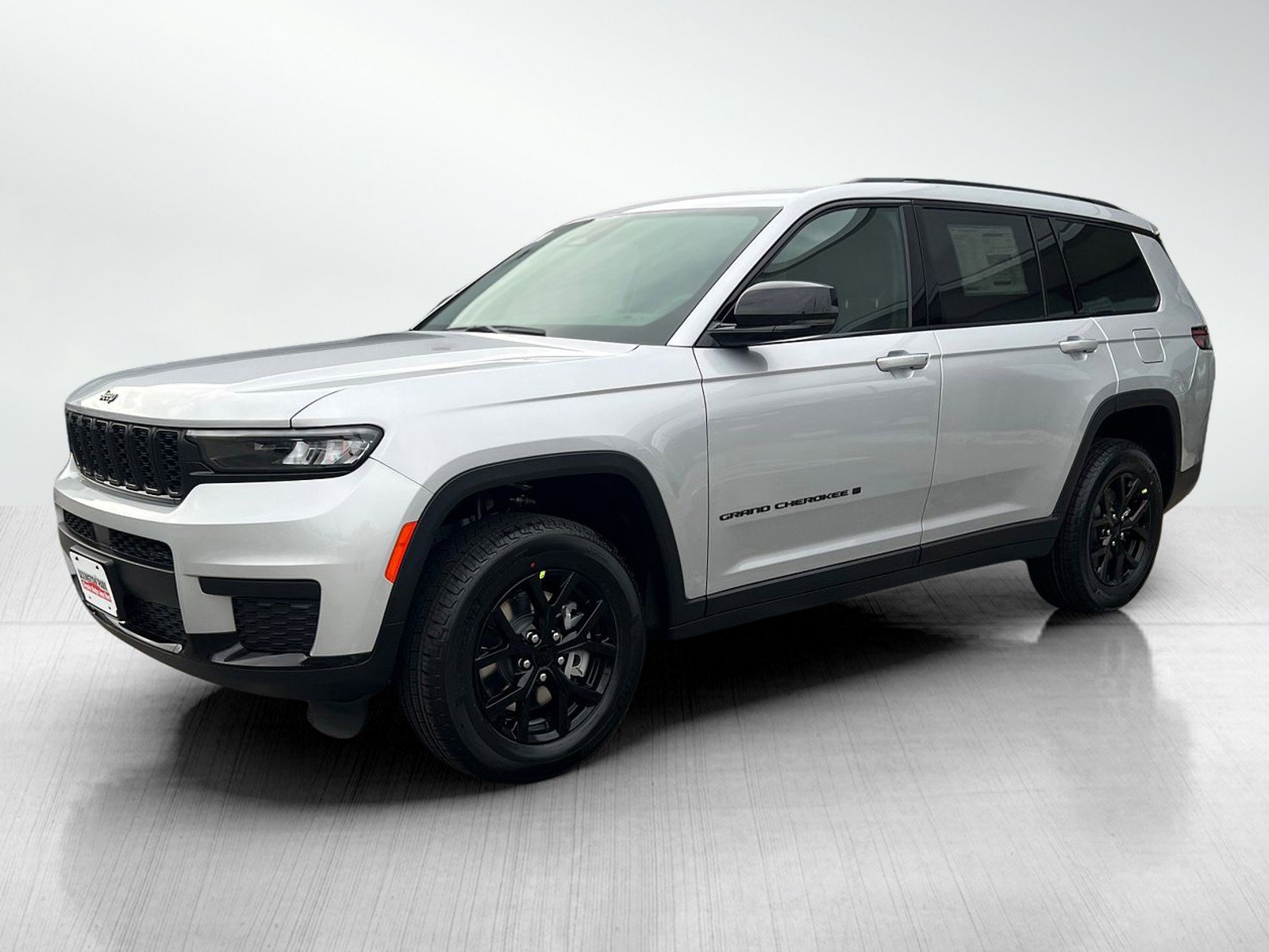 New 2025 Jeep Grand Cherokee L Altitude AWD/4WD image 2