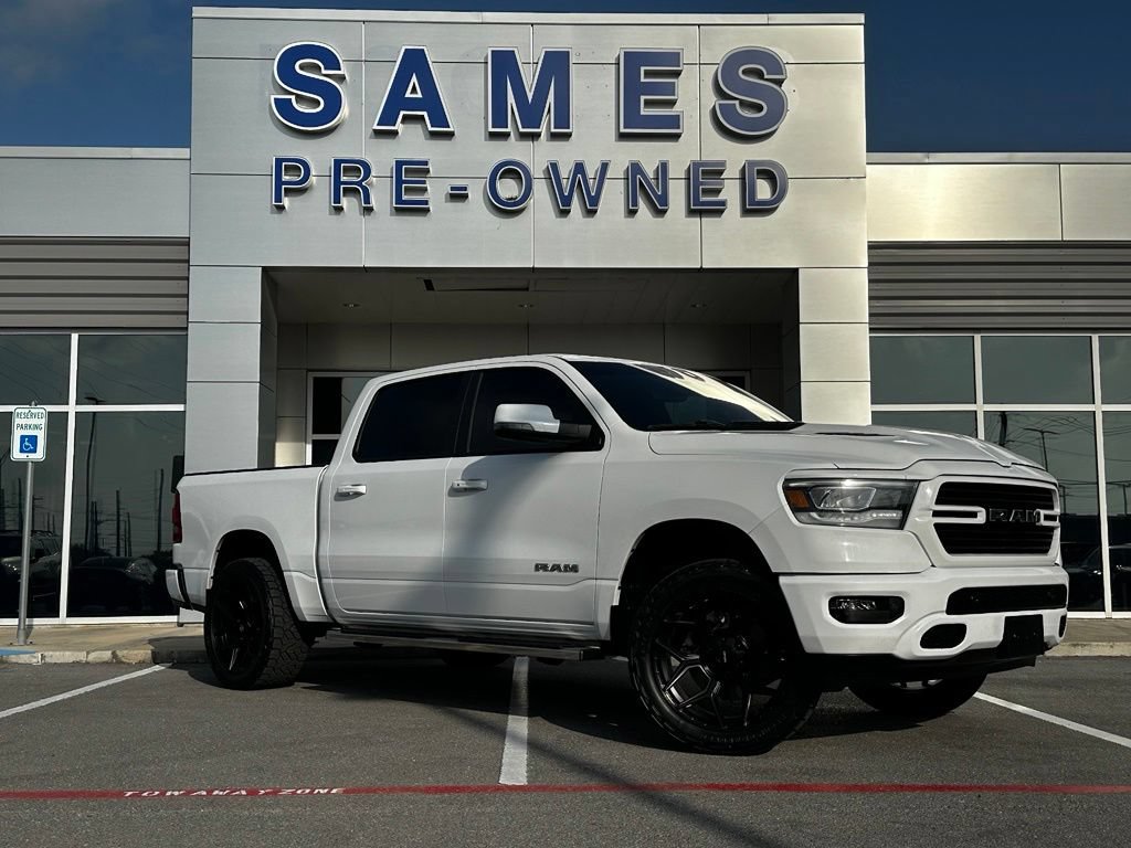 Used 2024 RAM 1500 Laramie AWD/4WD image 1