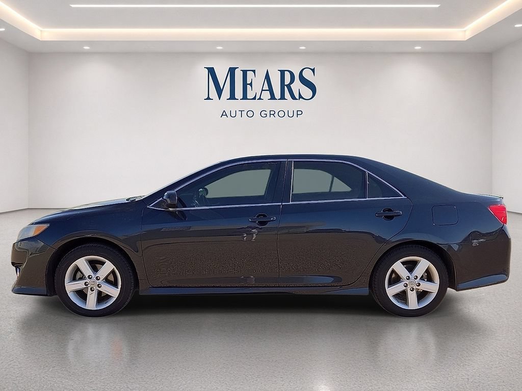 Used 2013 Toyota Camry SE FWD image 2