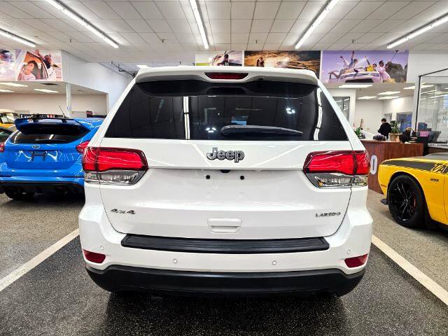 Used 2020 Jeep Grand Cherokee Laredo image 6
