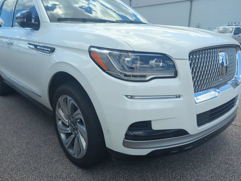 Used 2024 Lincoln Navigator Reserve AWD/4WD image 11