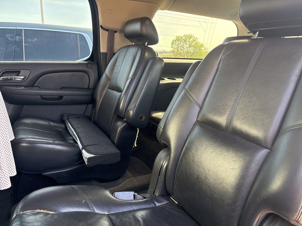 Used 2008 Chevrolet Suburban LT image 15