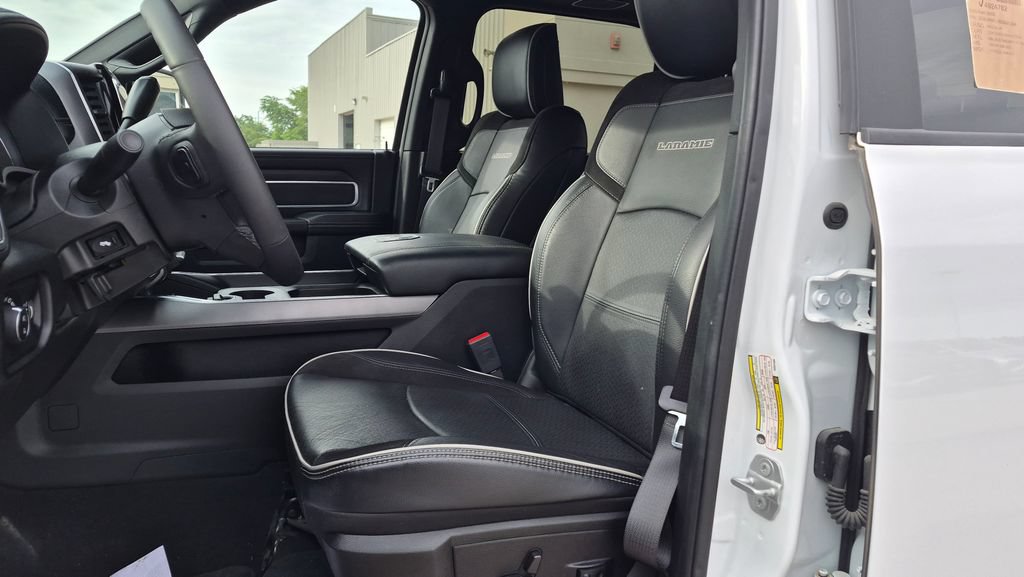 Used 2025 RAM 2500 Laramie AWD/4WD image 14