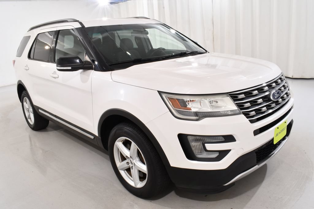 Used 2017 Ford Explorer XLT AWD/4WD image 5