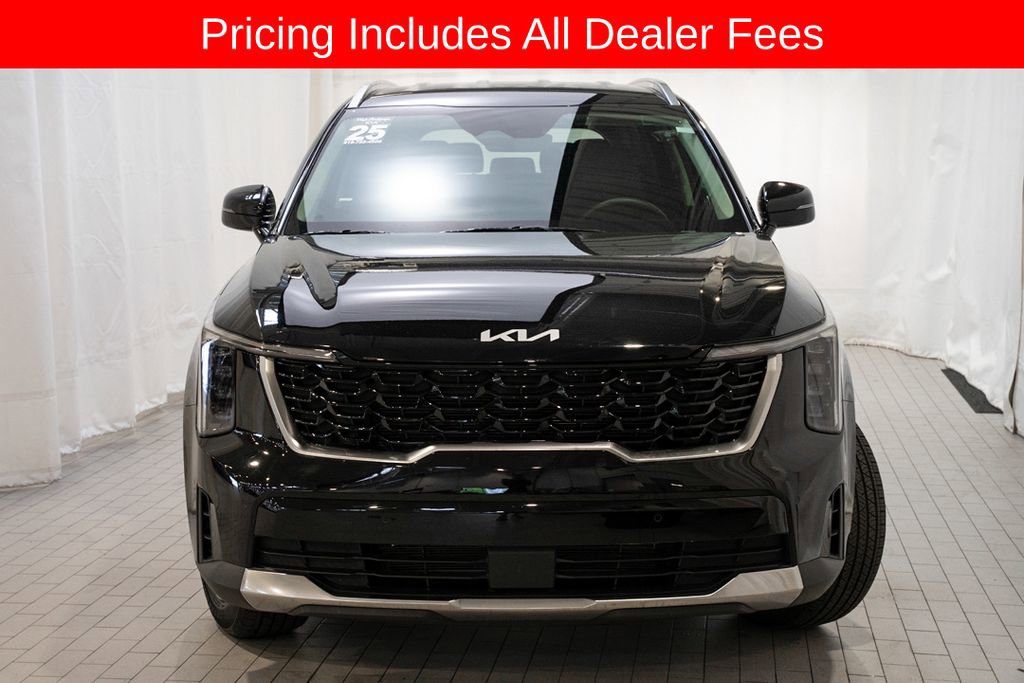 Certified 2025 Kia Sorento S AWD/4WD image 2