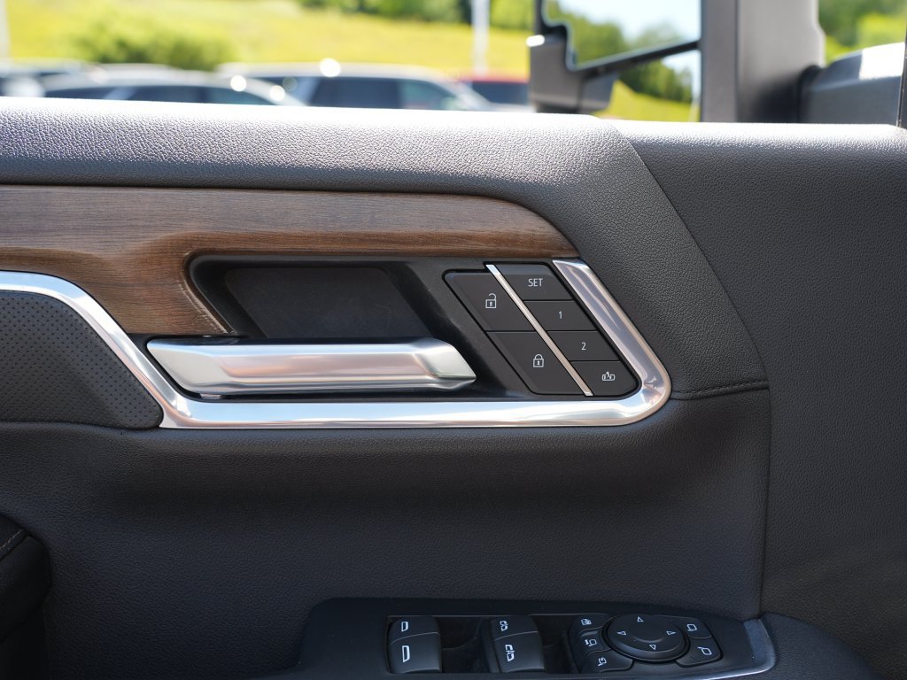 Certified 2024 Chevrolet Silverado 3500 High Country w/ LPO, Dark Essentials Package AWD/4WD image 18