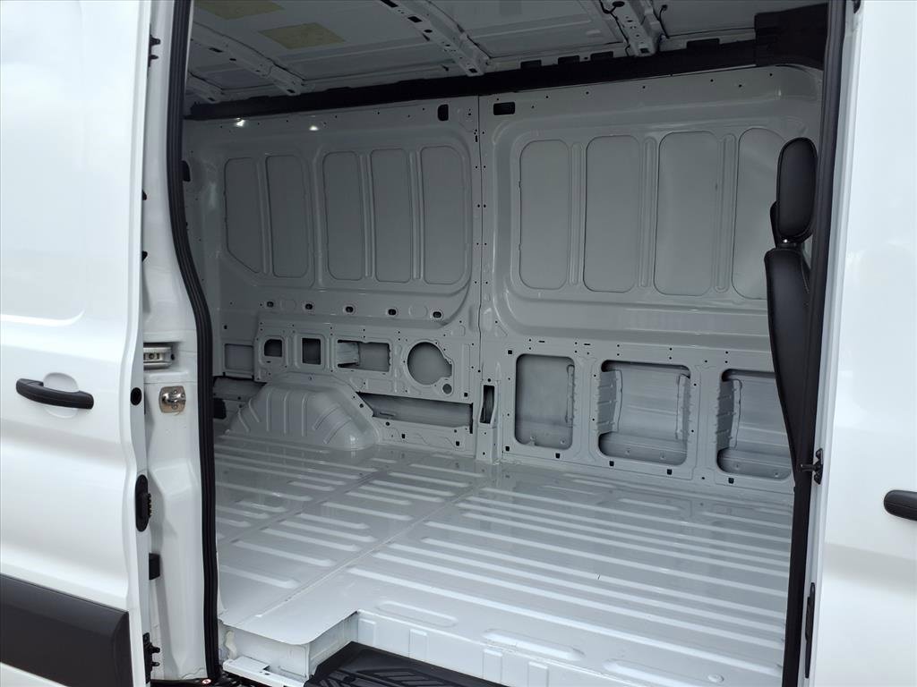 Used 2025 Ford Transit 250 148 Medium Roof image 19