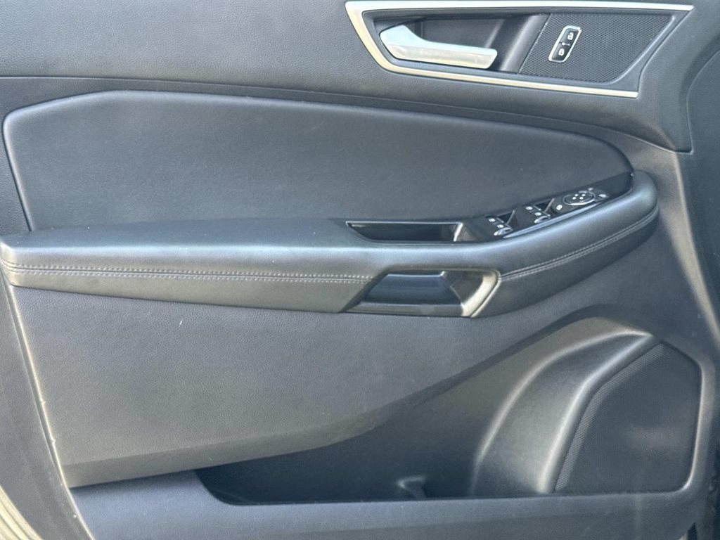 Used 2019 Ford Edge SEL w/ Equipment Group 201A AWD/4WD image 17