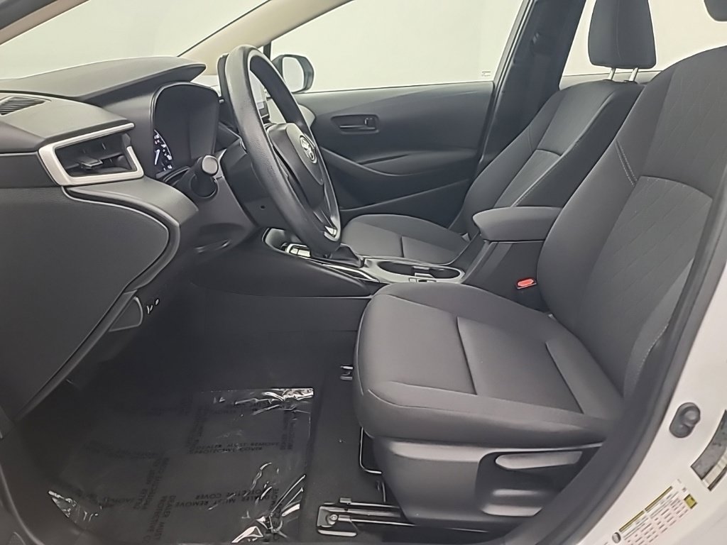 Used 2025 Toyota Corolla LE FWD image 27