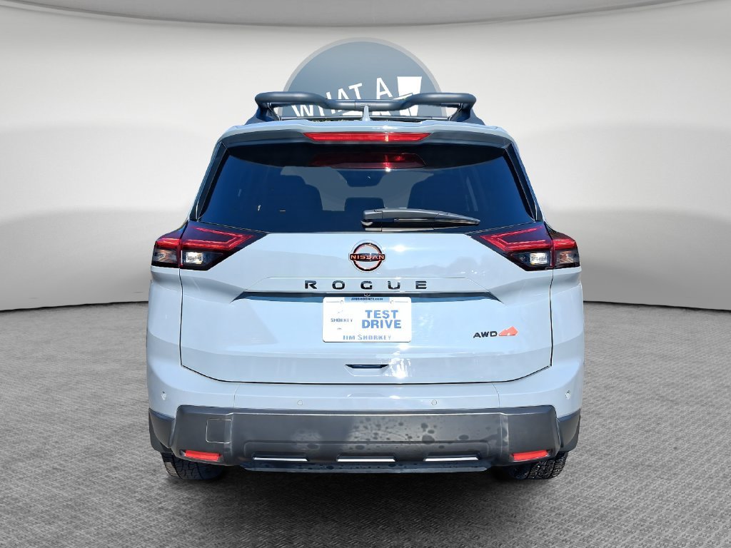 Used 2025 Nissan Rogue SV AWD/4WD image 5