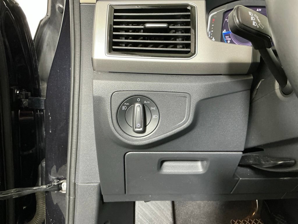 Used 2019 Volkswagen Atlas SEL FWD image 17