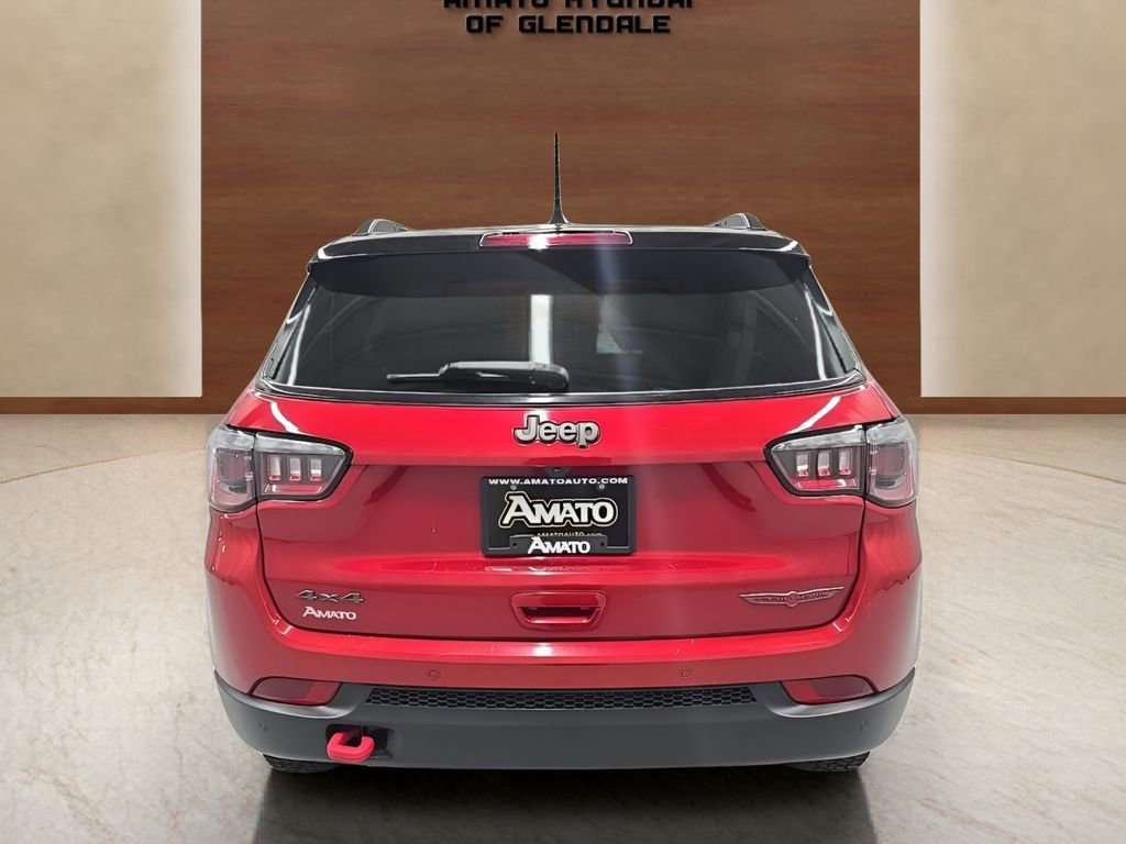 Used 2025 Jeep Compass Trailhawk AWD/4WD image 5
