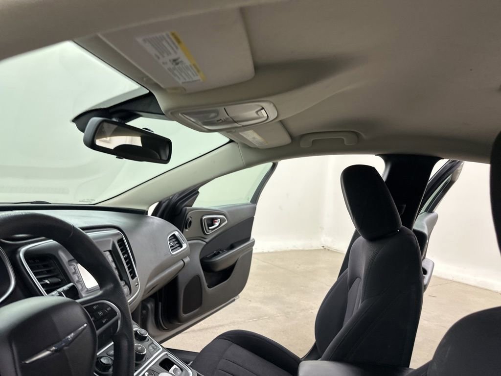 Used 2015 Chrysler 200 Limited image 32