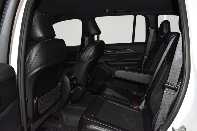Used 2024 Jeep Grand Cherokee Altitude AWD/4WD image 22