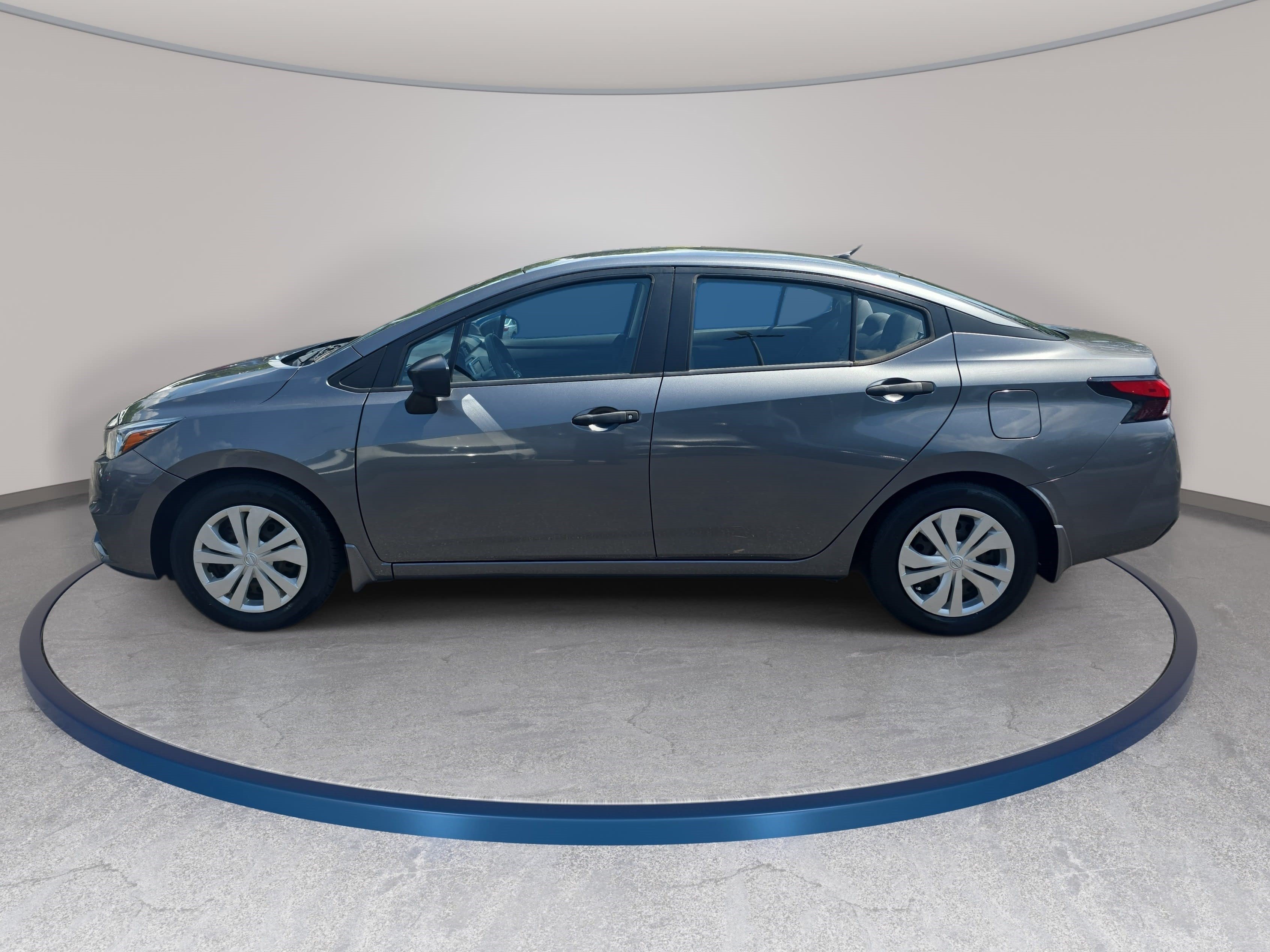 Used 2021 Nissan Versa S FWD image 8