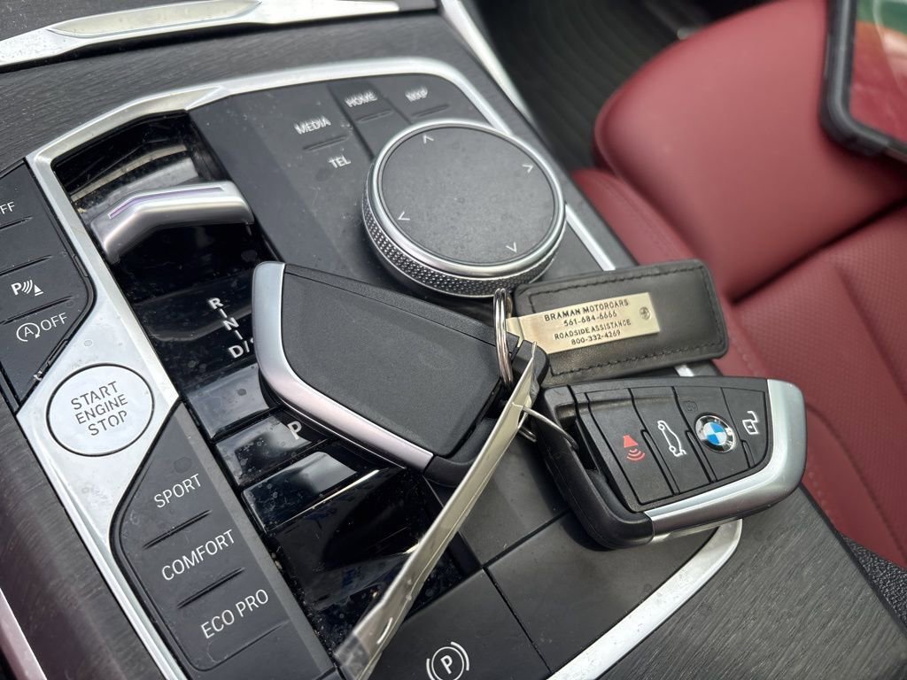 Used 2023 BMW 330i Sedan w/ Driving Assistance Package RWD image 2