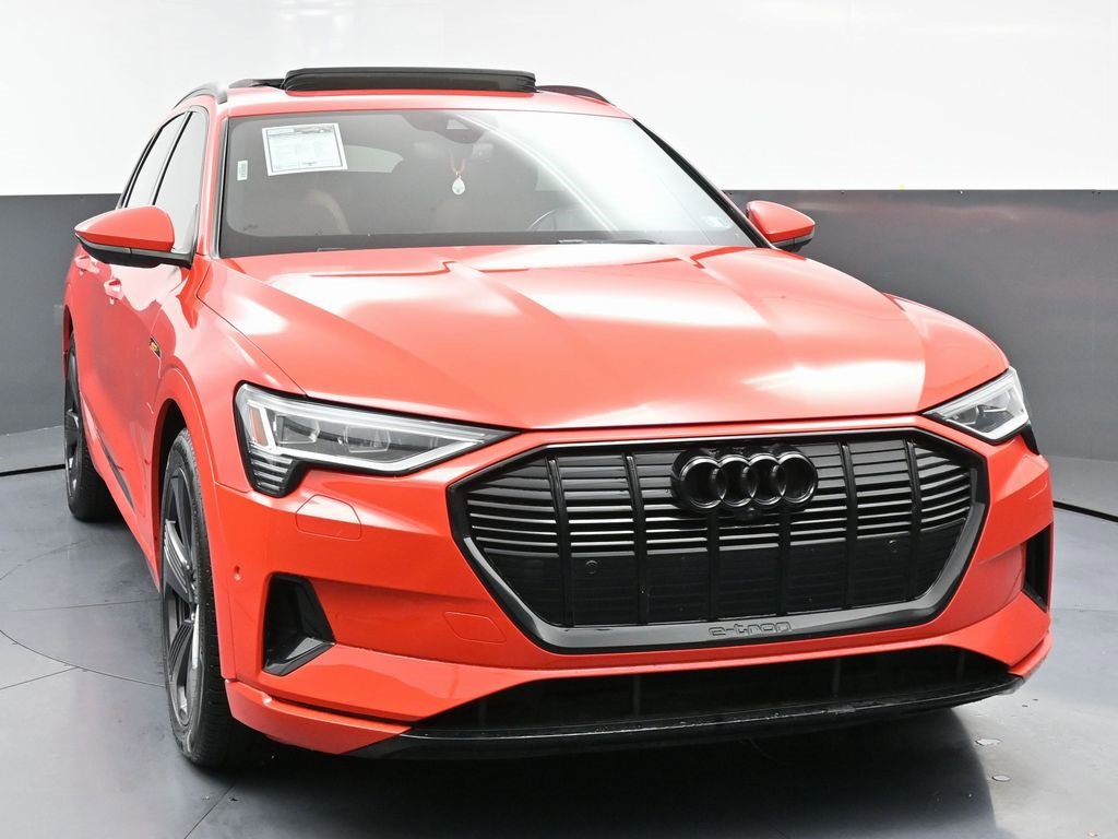 Used 2022 Audi e-tron Premium Plus w/ Premium Plus Package image 4