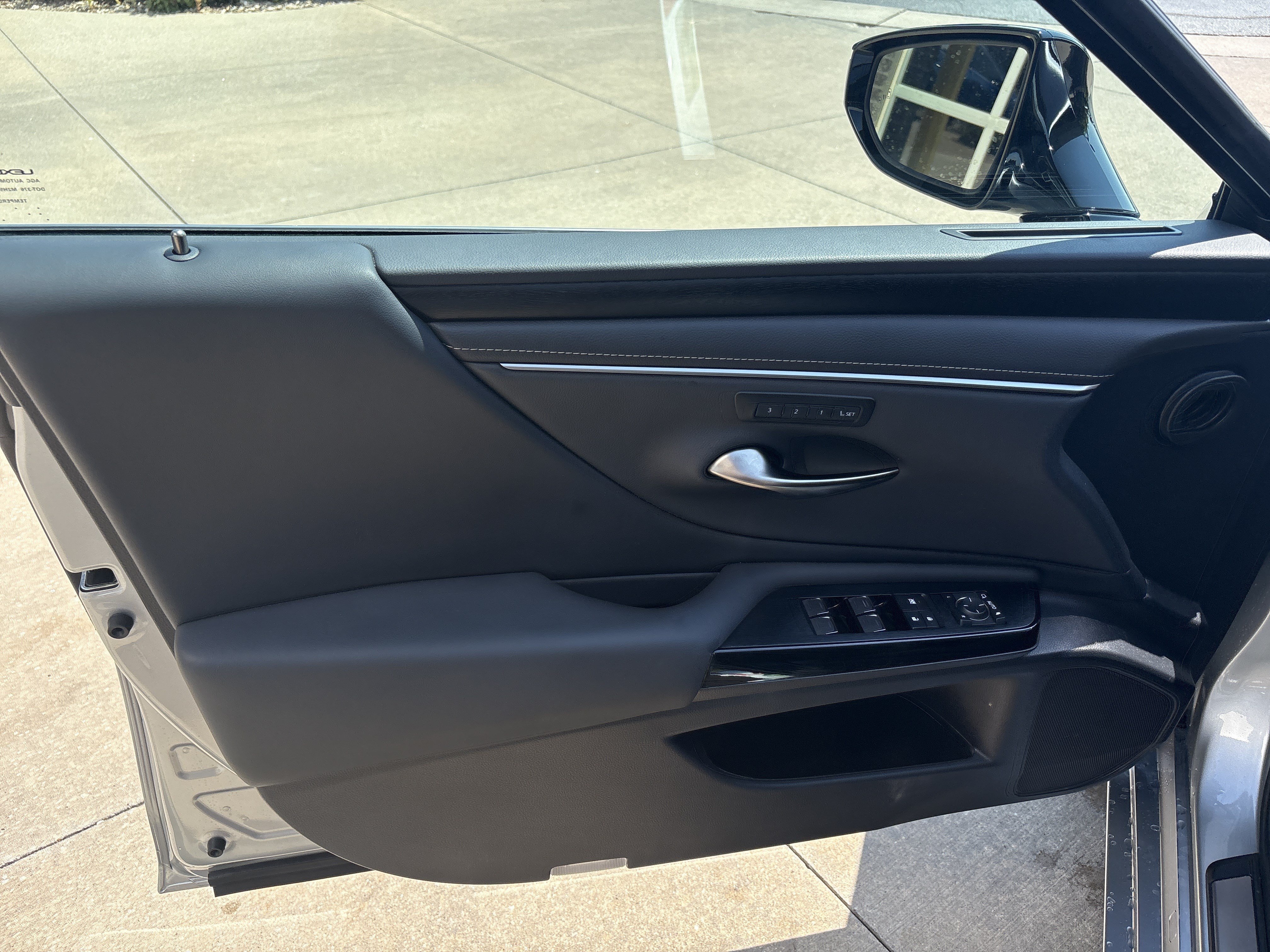 Certified 2025 Lexus ES 350 w/ Premium Package FWD image 14