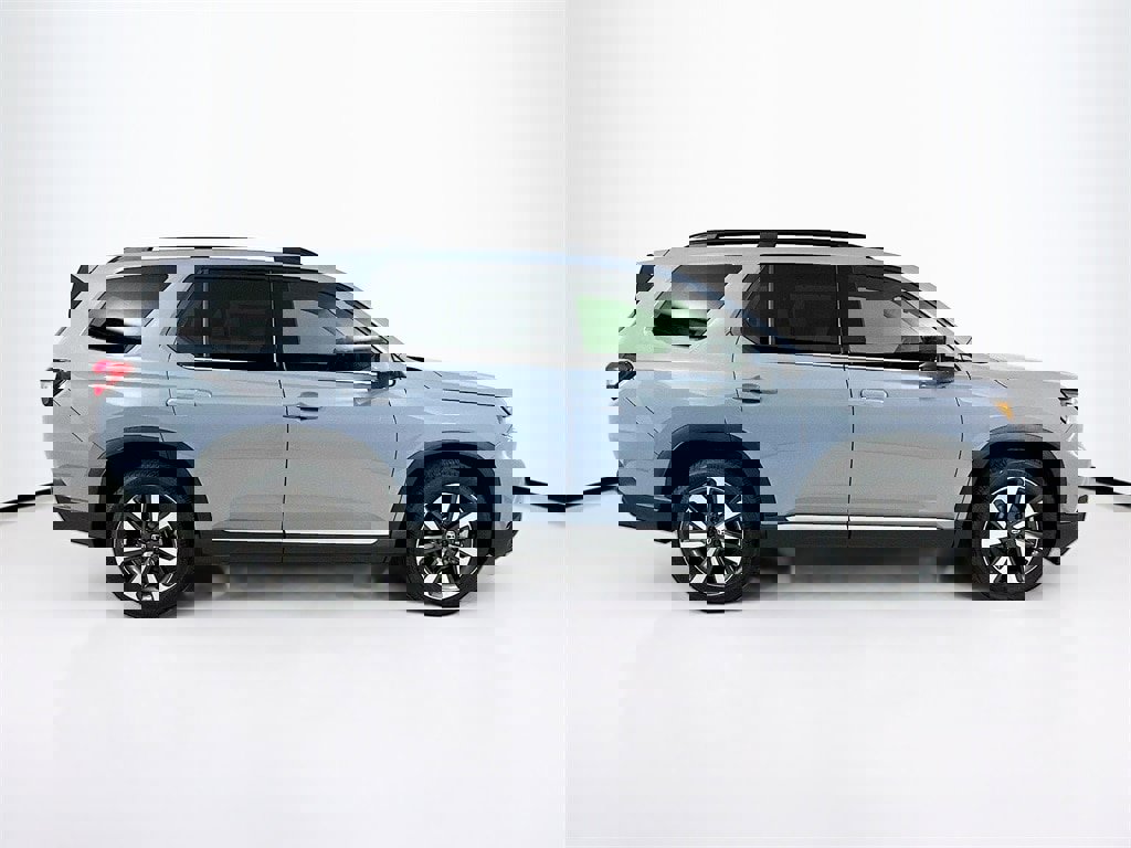 New 2025 Honda Pilot Touring image 6