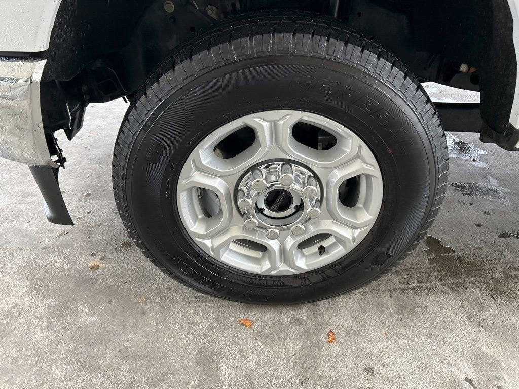 Used 2025 Ford F250 XLT image 12