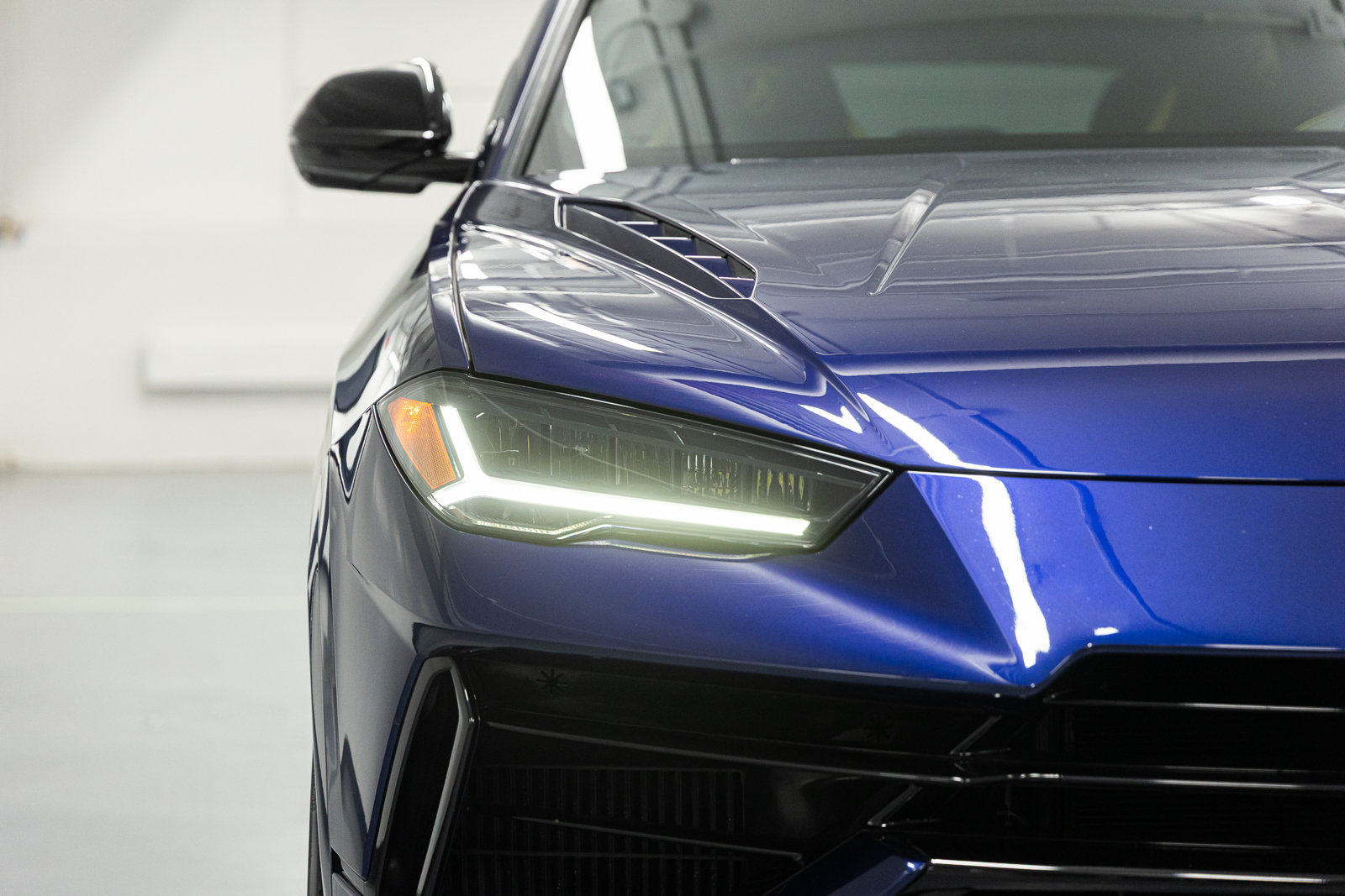 Used 2024 Lamborghini Urus S AWD/4WD image 13