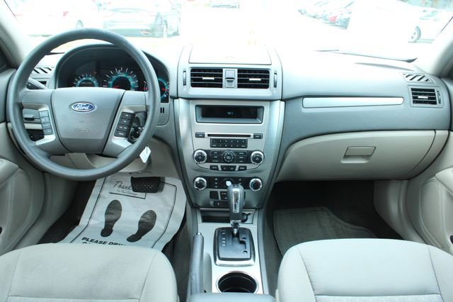 Used 2010 Ford Fusion SE FWD image 16