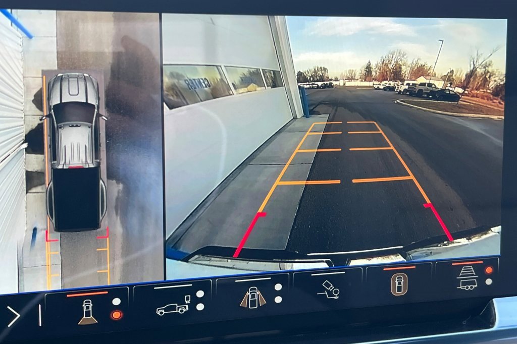 Used 2026 GMC Sierra 3500 SLT w/ SLT Premium Package image 16