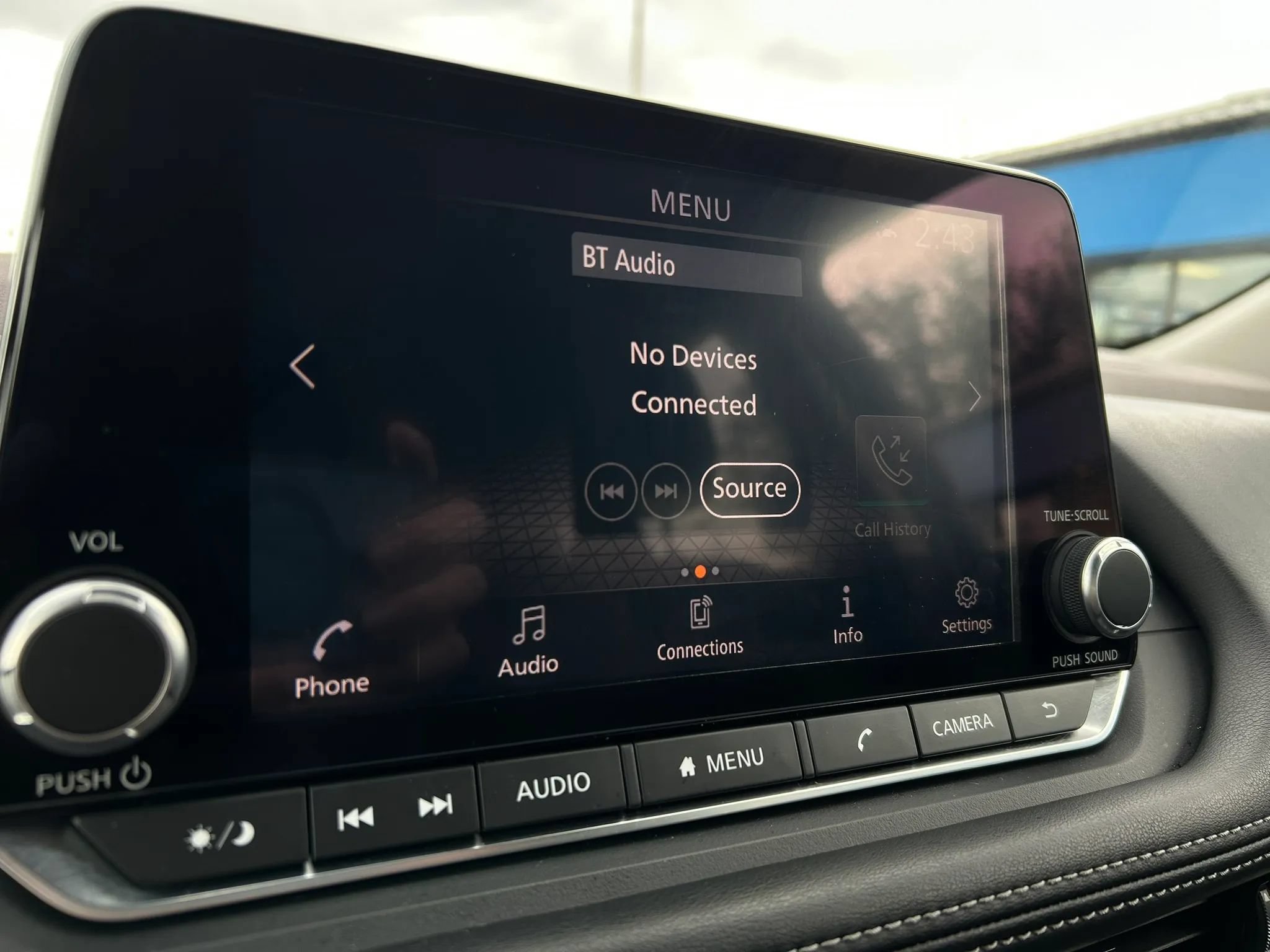 Used 2022 Nissan Rogue SV AWD/4WD image 17