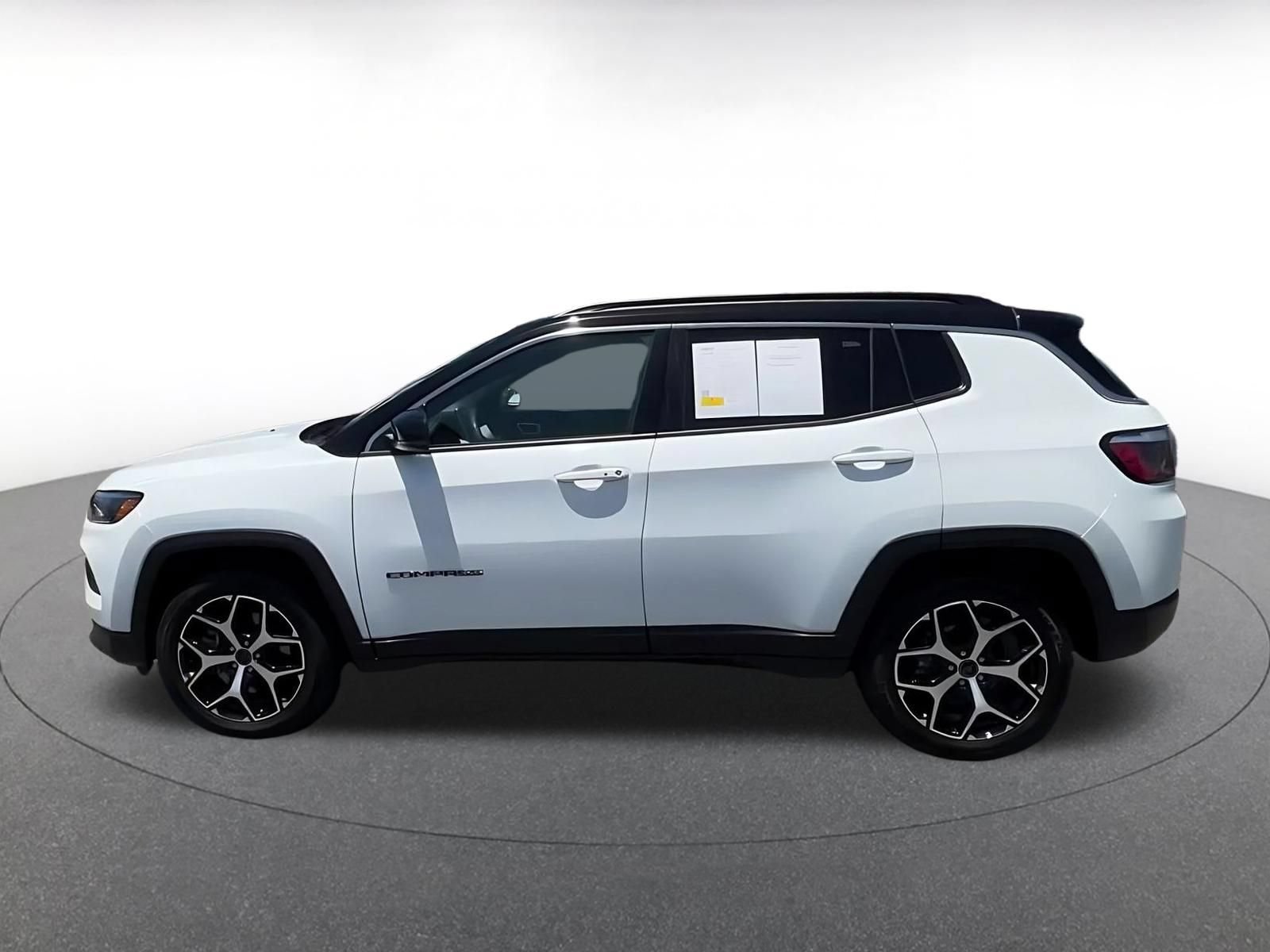 Used 2025 Jeep Compass Limited AWD/4WD image 8