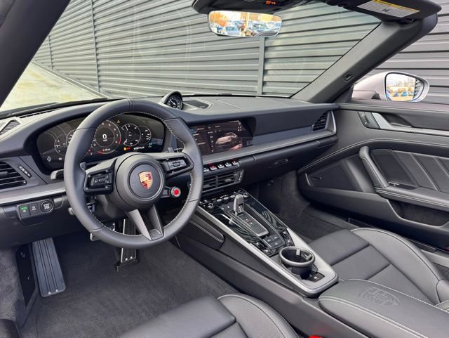 New 2026 Porsche 911 Carrera 4S image 4