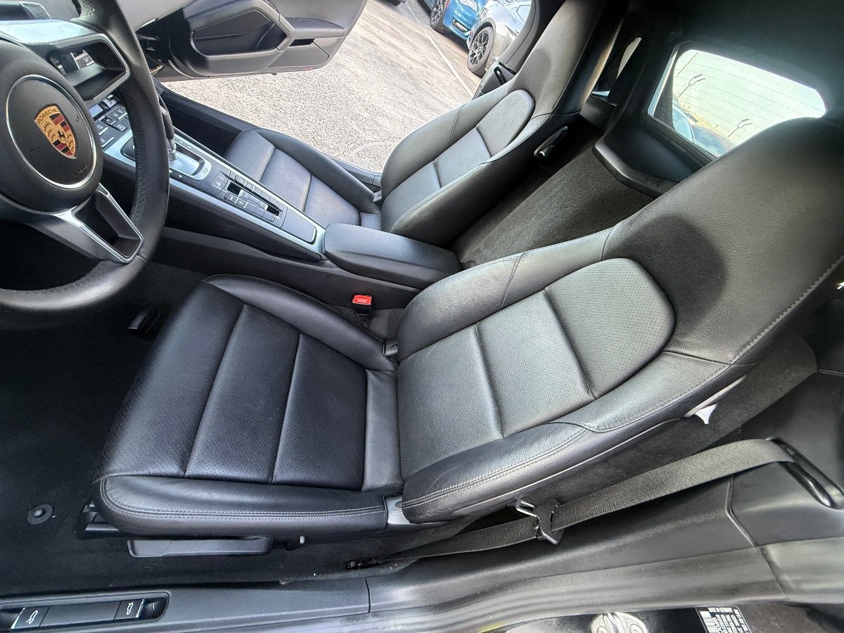 Used 2018 Porsche 718 Boxster RWD image 18