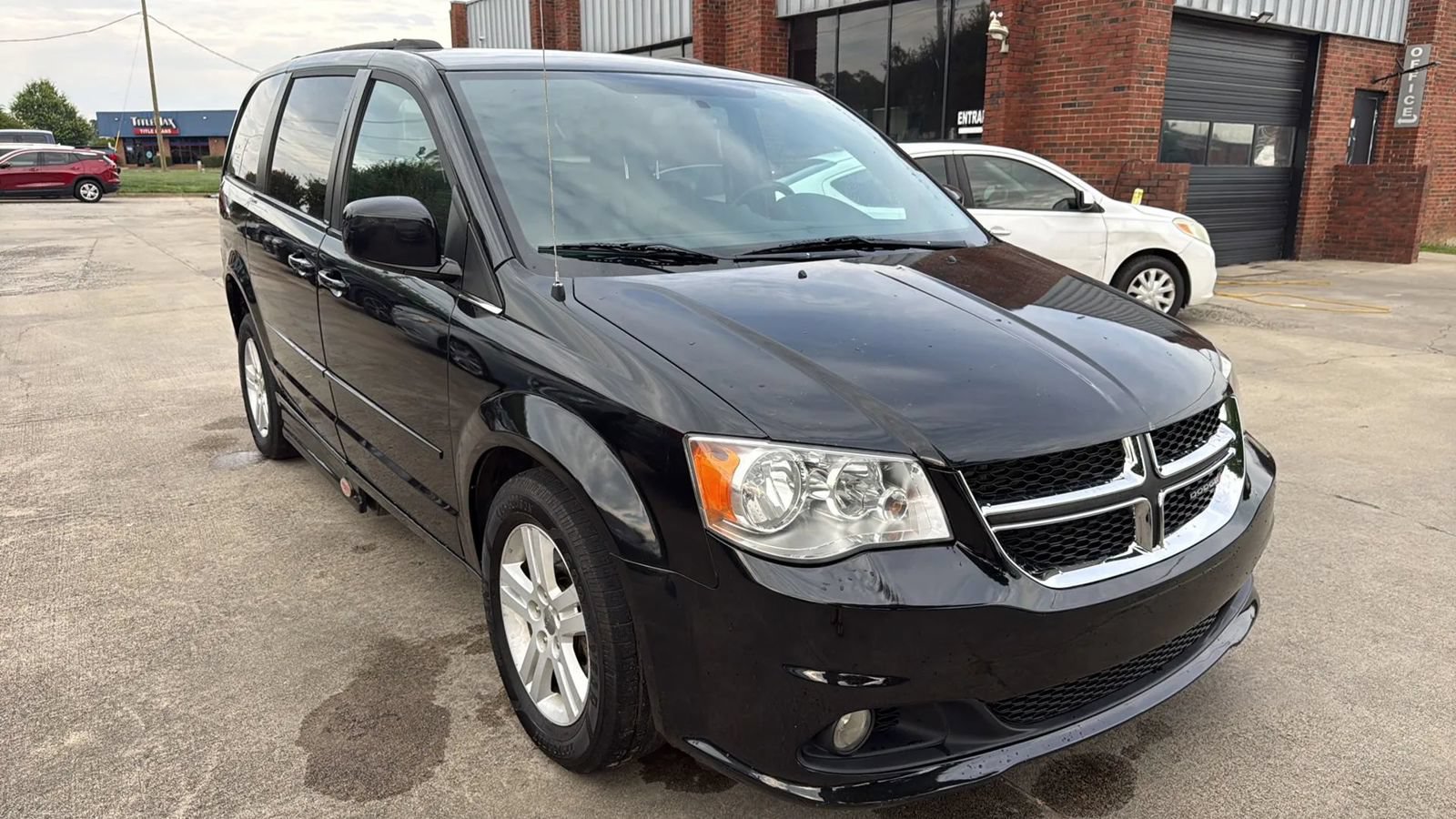 Used 2014 Dodge Grand Caravan R/T w/ Driver Convenience Group FWD image 7