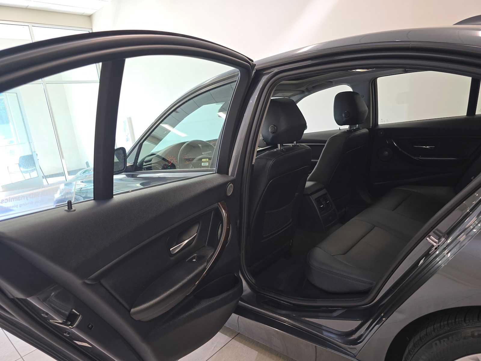 Used 2015 BMW 328d Sedan RWD image 25