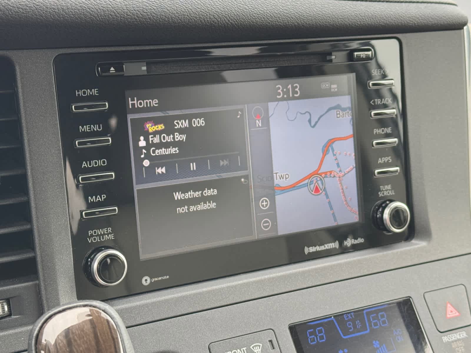 Used 2019 Toyota Sienna XLE w/ XLE Navigation Package FWD image 23