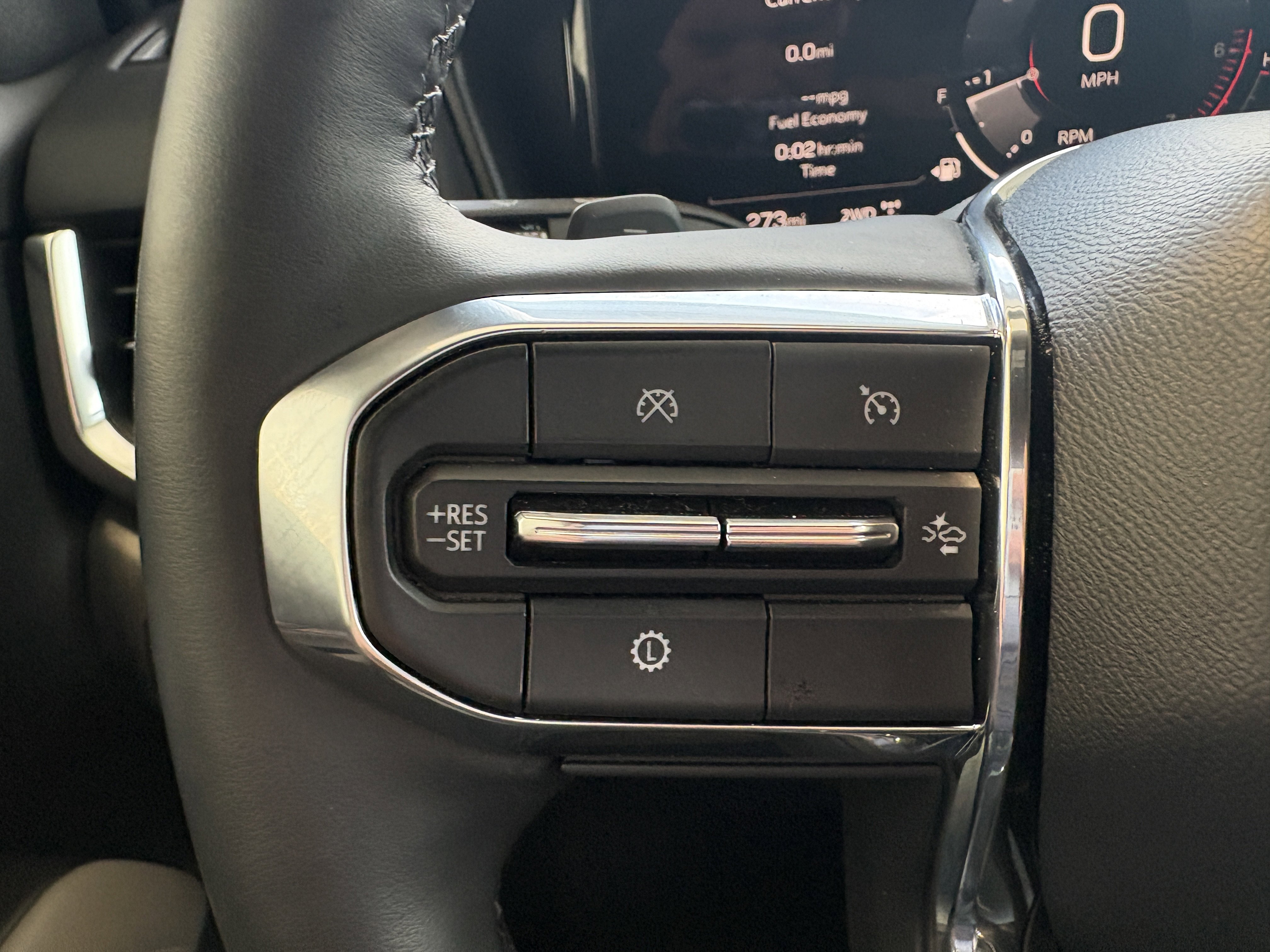Used 2025 GMC Terrain Elevation w/ Elevation Premium Package AWD/4WD image 12
