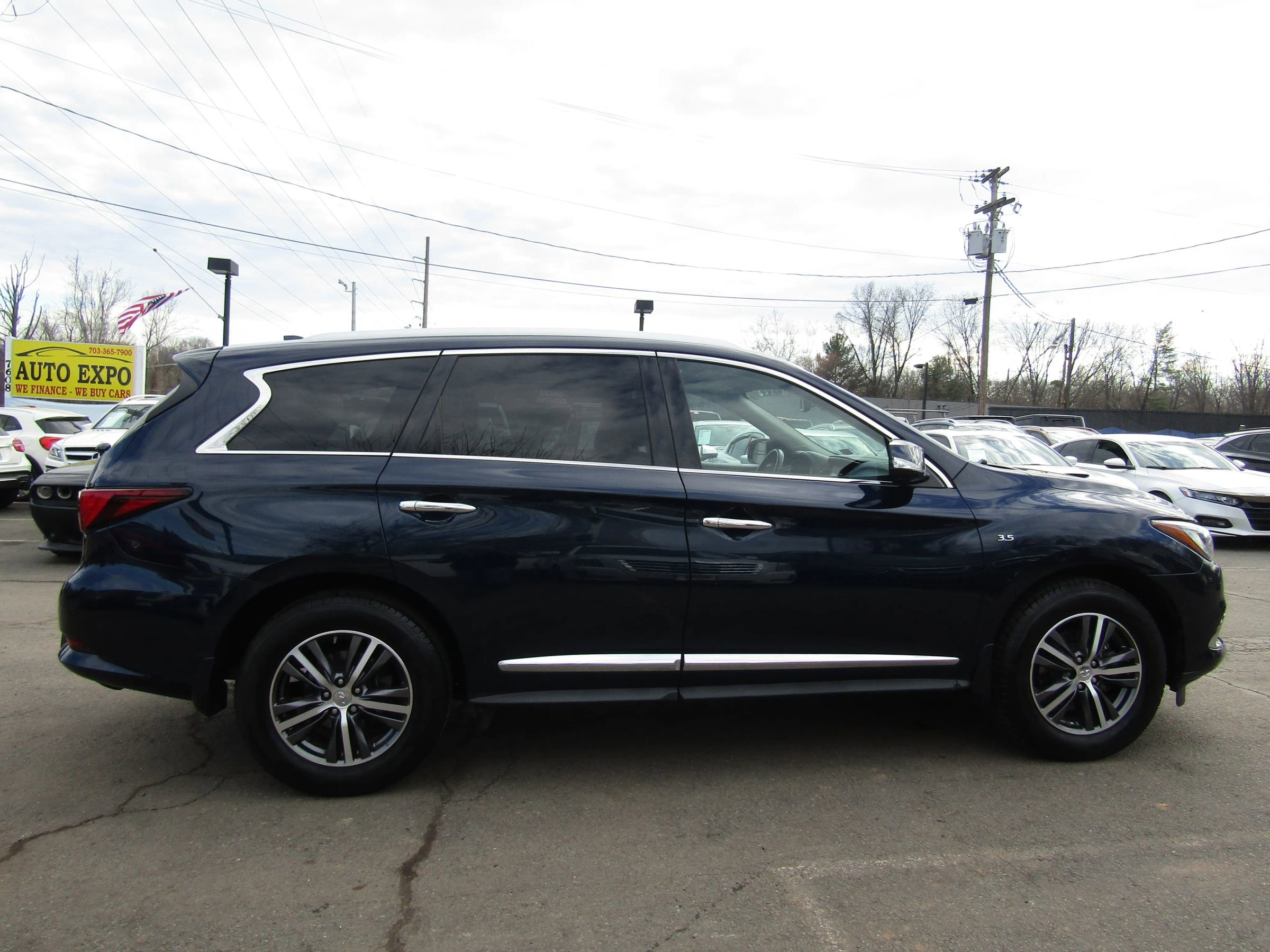 Used 2019 INFINITI QX60 Luxe w/ Essential Package image 8