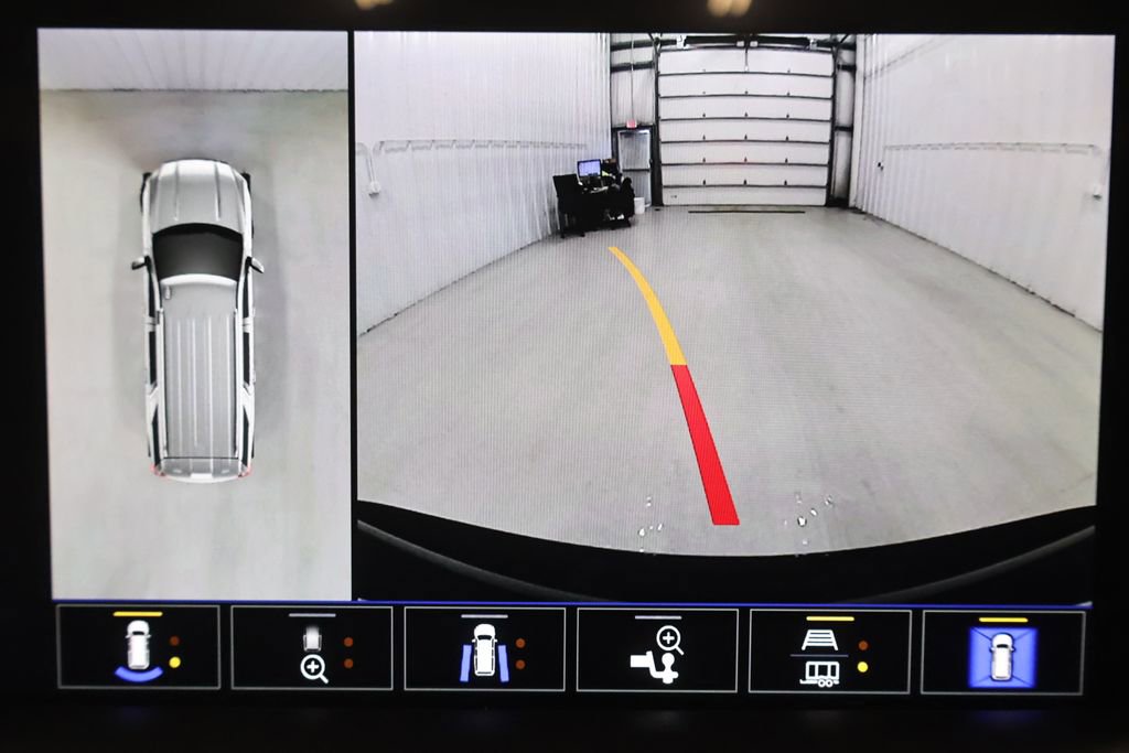 Used 2024 GMC Yukon AT4 w/ Technology Package image 33