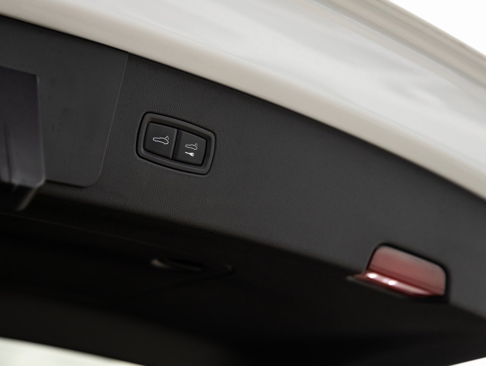 Used 2023 Porsche Cayenne image 32