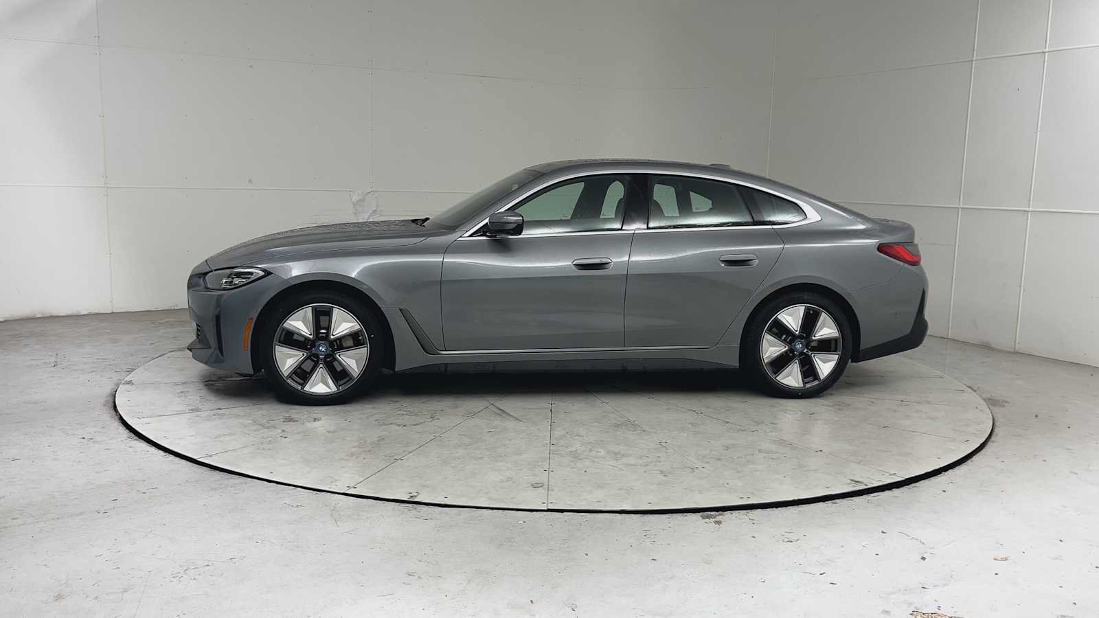 Used 2023 BMW i4 eDrive35 w/ Premium Package RWD image 5