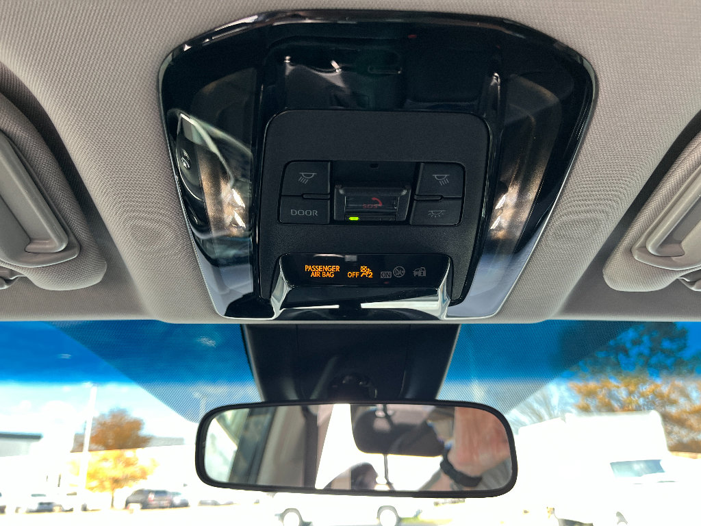 Used 2021 Toyota Venza LE image 27