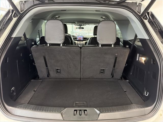 Used 2023 Ford Explorer XLT w/ Equipment Group 202A image 8