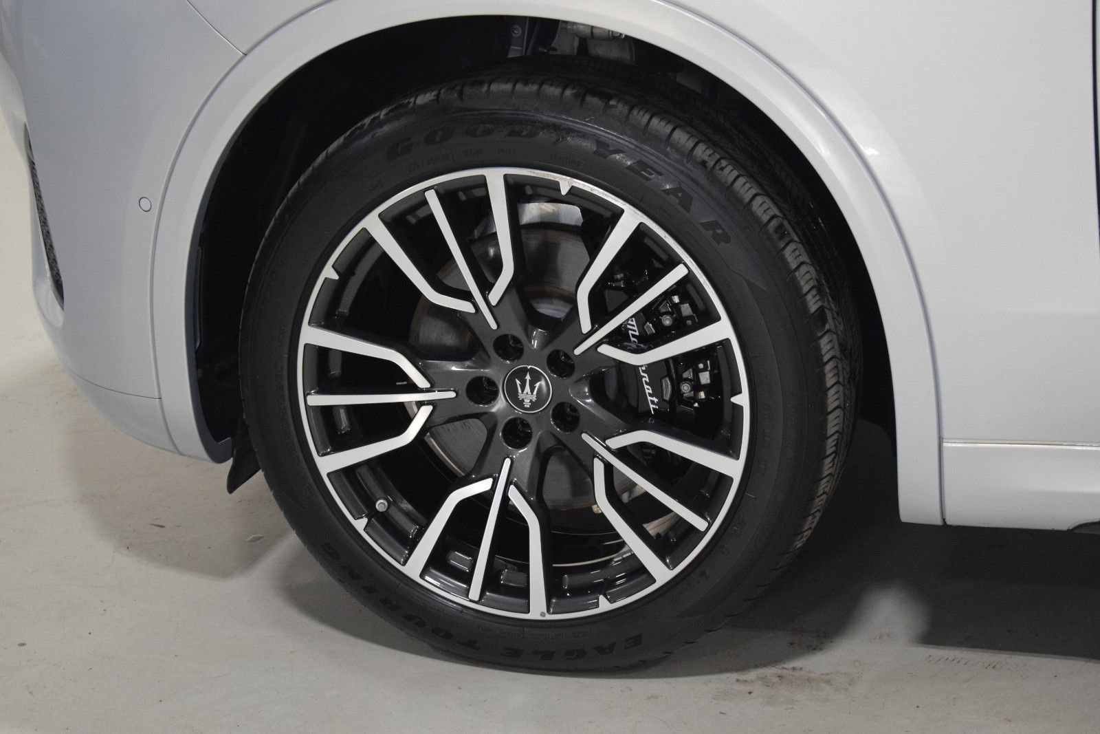 Certified 2023 Maserati Grecale Modena AWD/4WD image 6