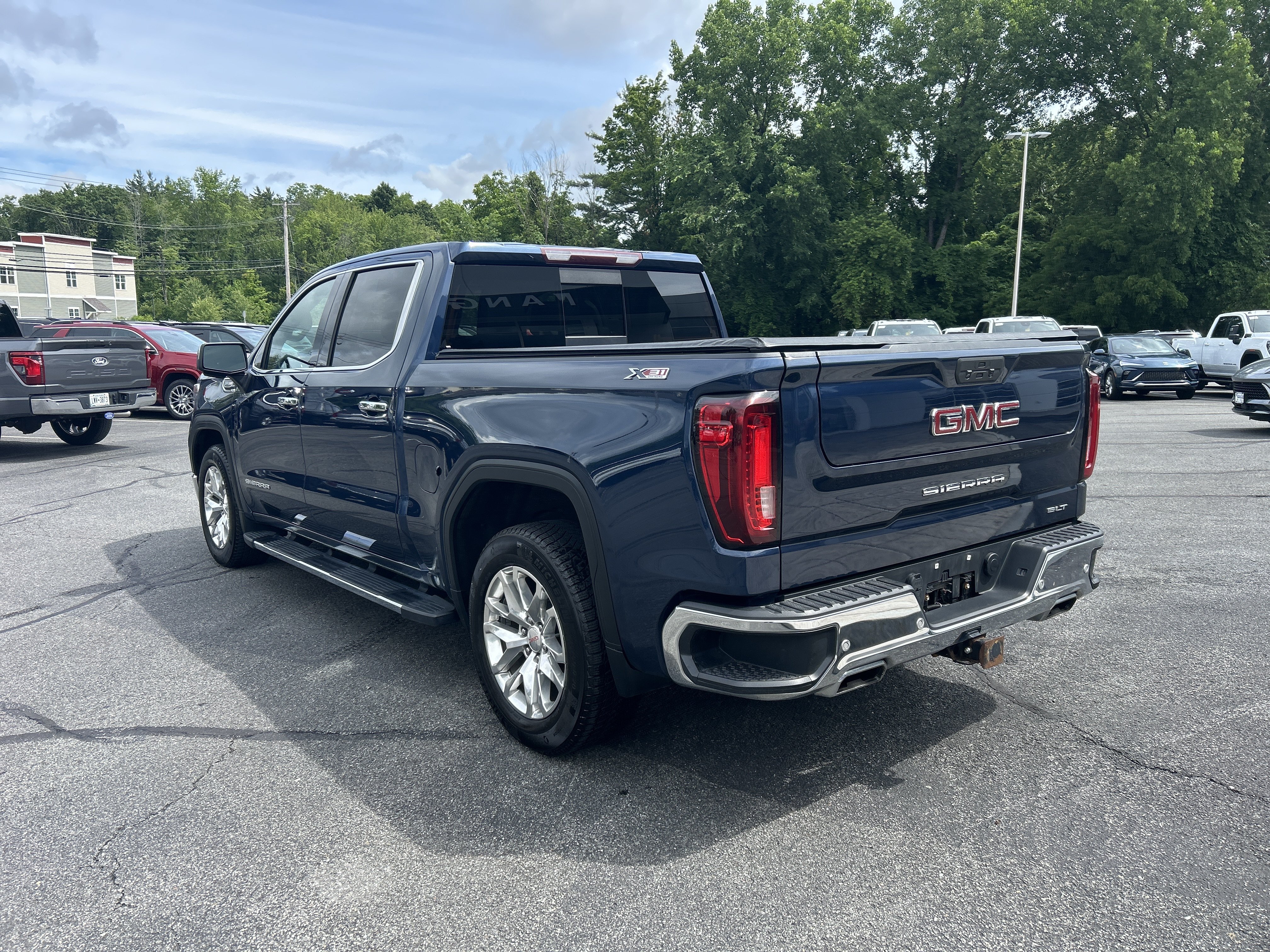 Used 2021 GMC Sierra 1500 SLT w/ SLT Convenience Package AWD/4WD image 9
