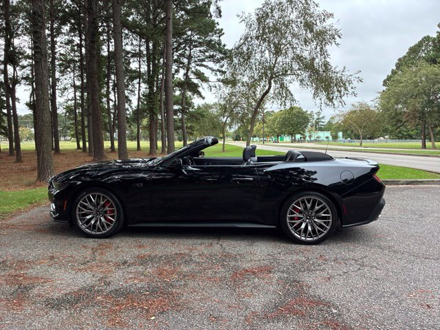 Used 2025 Ford Mustang GT Premium RWD image 6