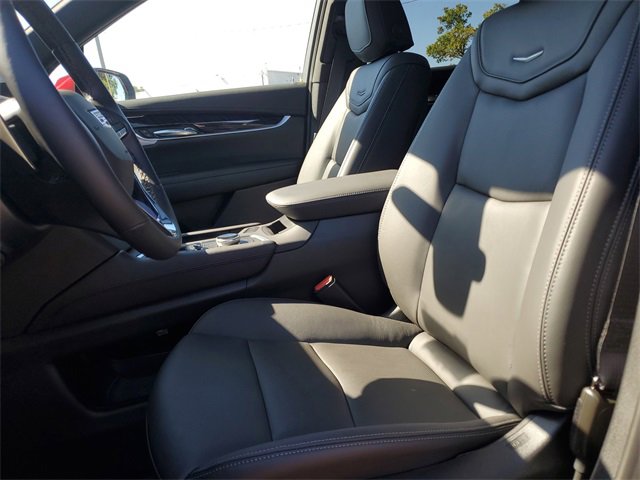 New 2025 Cadillac XT6 Premium Luxury w/ LPO, ONYX Package image 26