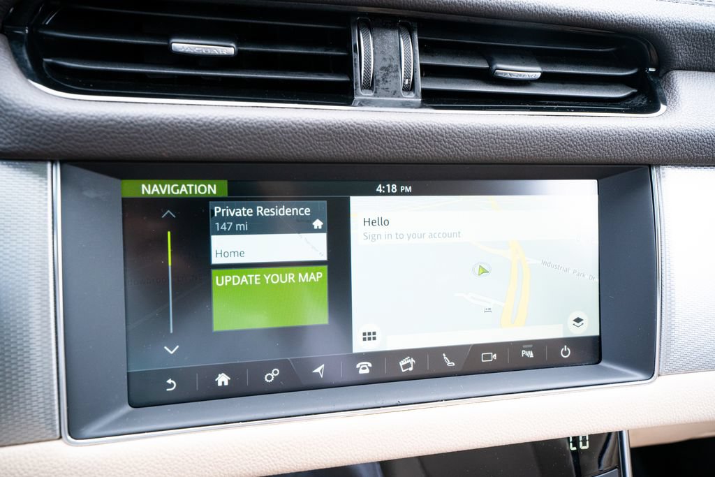 Used 2020 Jaguar XF Premium RWD image 36