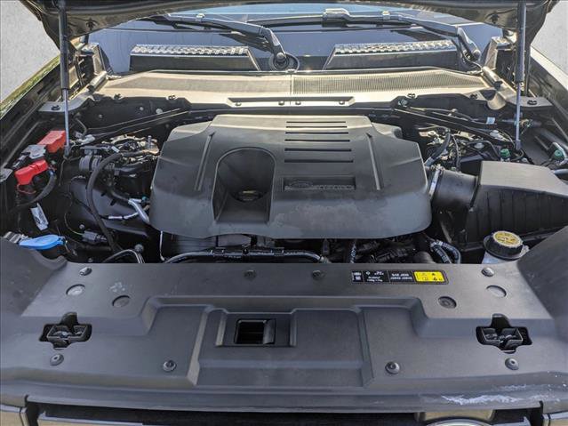 Used 2023 Land Rover Defender 130 X-Dynamic SE image 25