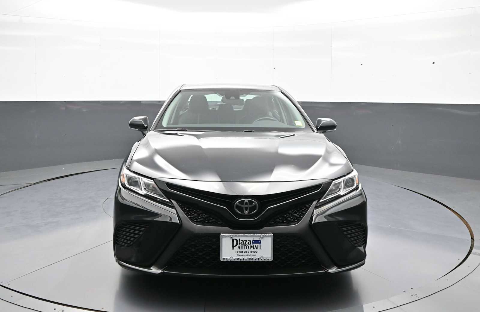 Certified 2019 Toyota Camry SE w/ Convenience Package FWD image 2