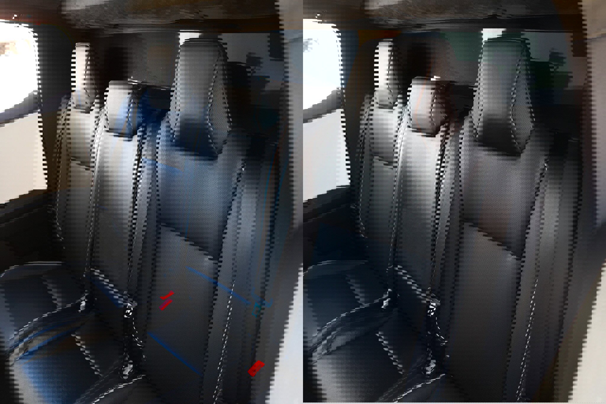 Used 2024 Tesla Cybertruck AWD Crew Cab image 11